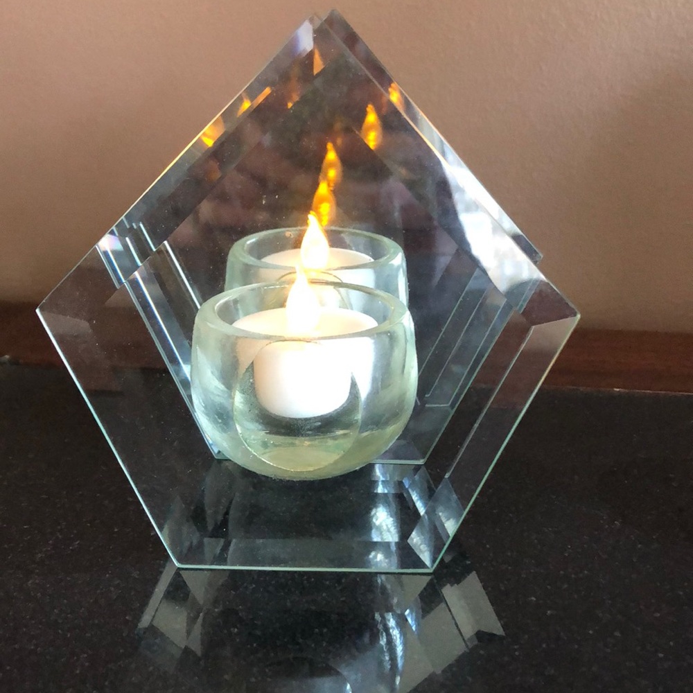 Mirrored candle holder